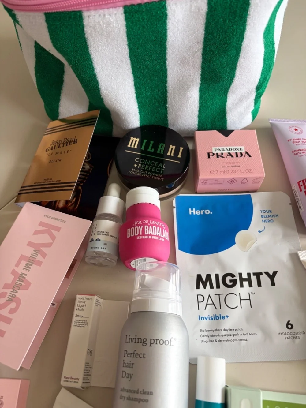 Ulta Beauty make up bag with 19 minis/samples -NEW - Picture 3 of 7